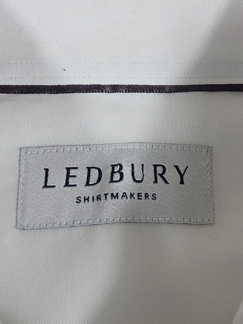 Men's White Dress Shirt with Spread Collar - Classic Tailored Look - Picture 3 of 9